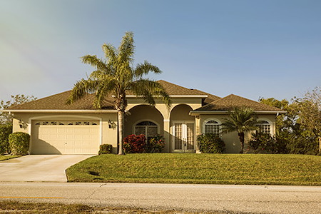 Soft Washing vs. Pressure Washing in Winter Garden: Which Is Safer for Your Home?